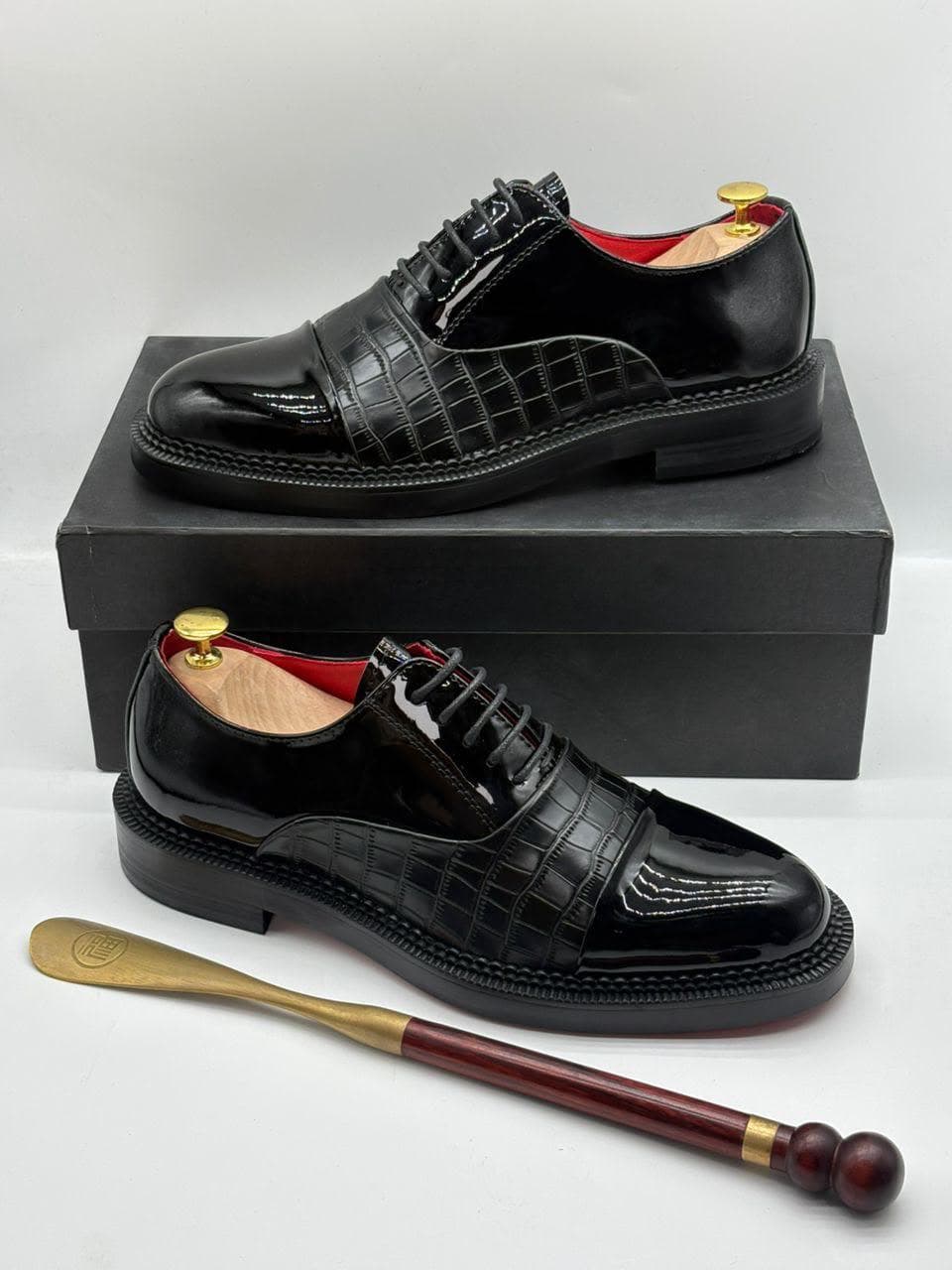 Noir Croc Oxford
