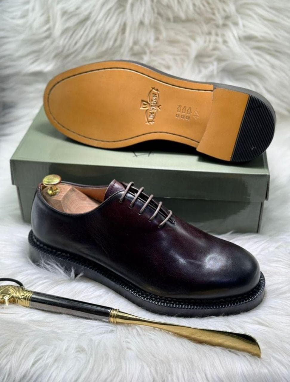 Oxblood Wholecut Oxford studio view 2