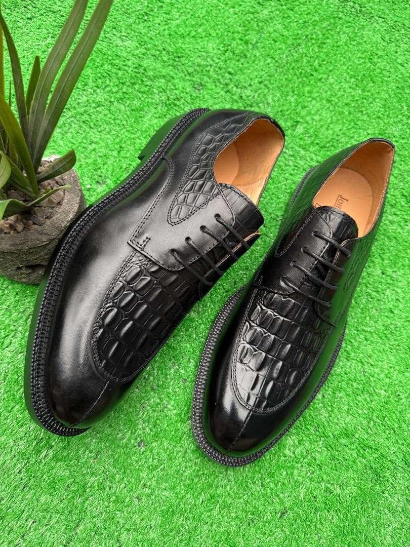 Black Croco Plain-Toe Oxford